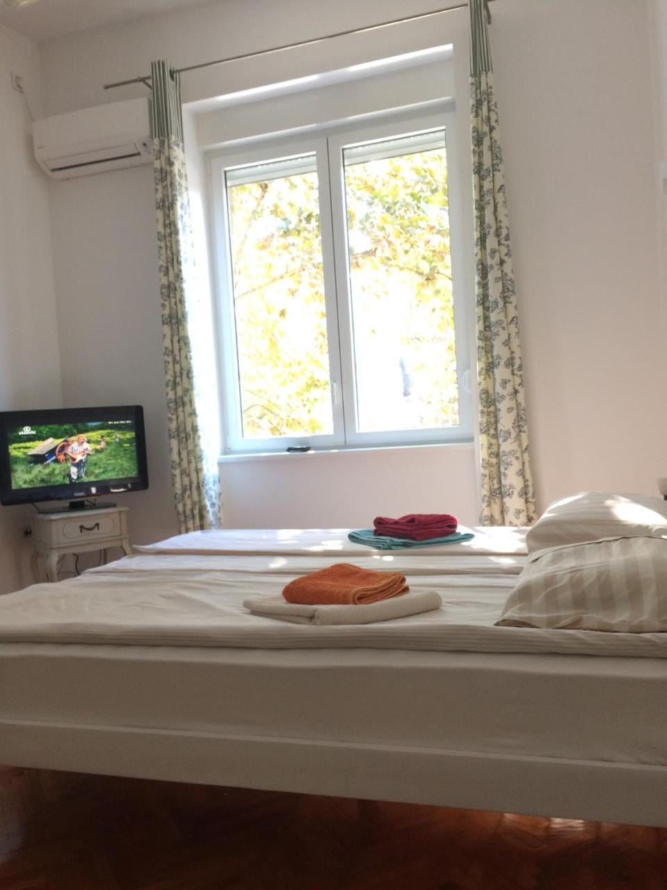 Cricket Park Hostel Βελιγράδι Εξωτερικό φωτογραφία