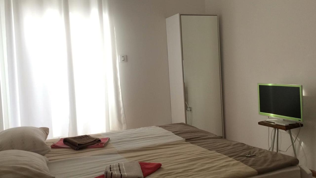 Cricket Park Hostel Βελιγράδι Εξωτερικό φωτογραφία