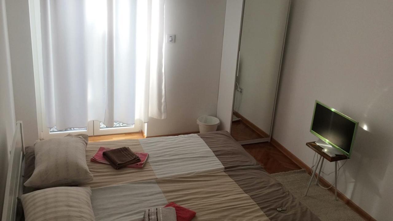 Cricket Park Hostel Βελιγράδι Εξωτερικό φωτογραφία
