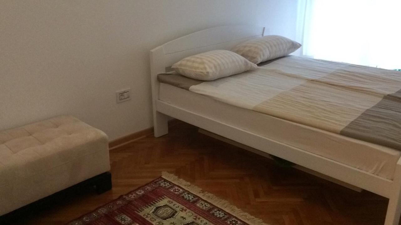 Cricket Park Hostel Βελιγράδι Εξωτερικό φωτογραφία