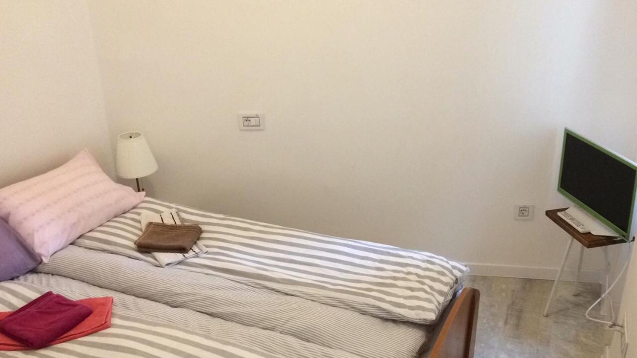 Cricket Park Hostel Βελιγράδι Εξωτερικό φωτογραφία