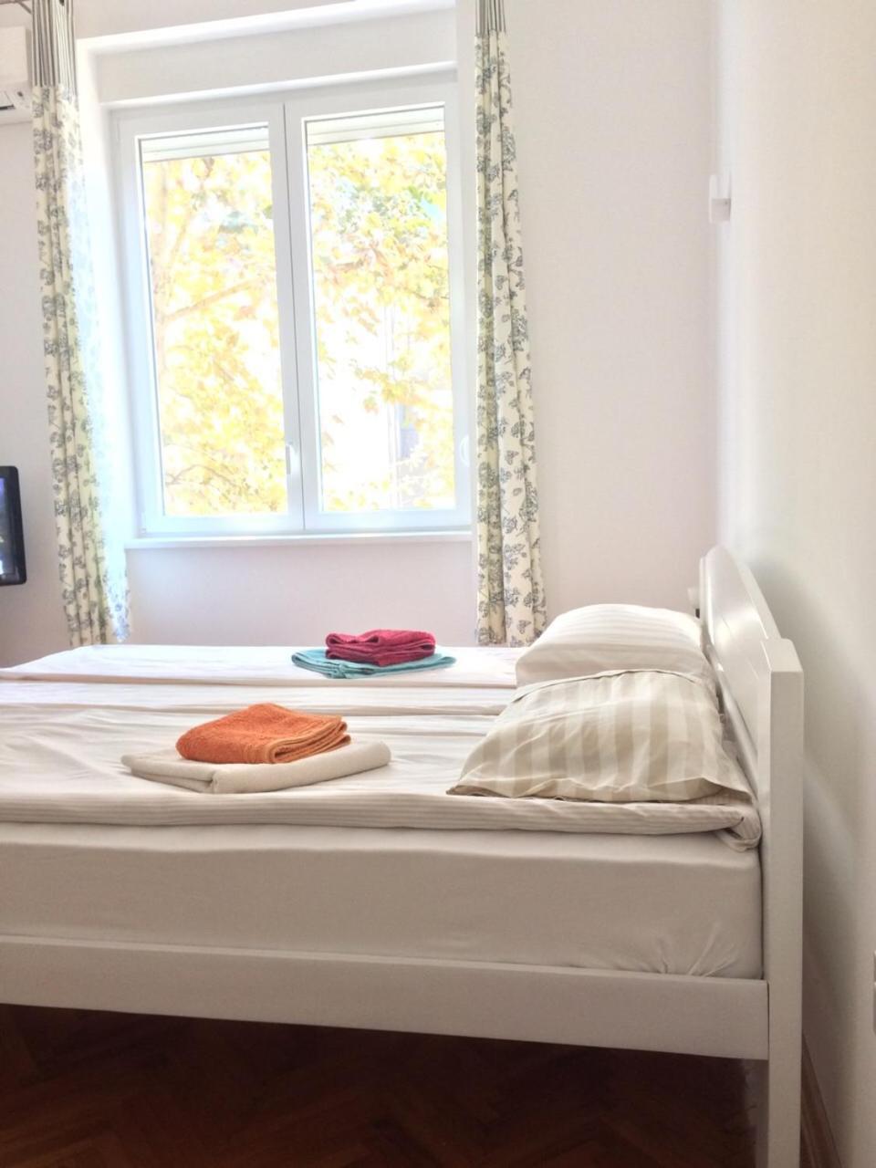 Cricket Park Hostel Βελιγράδι Εξωτερικό φωτογραφία